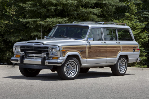 1989-Jeep-Grand-Wagoneer-2