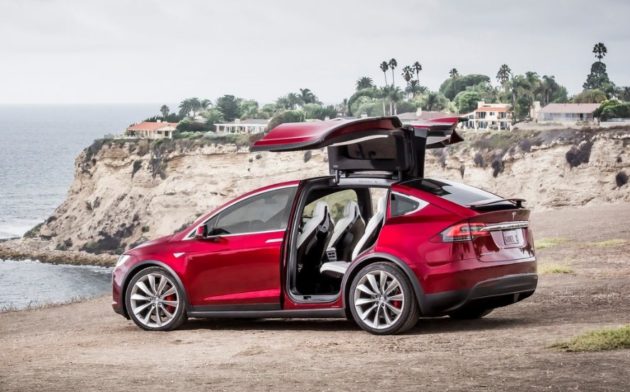 2017 Tesla Model X 11