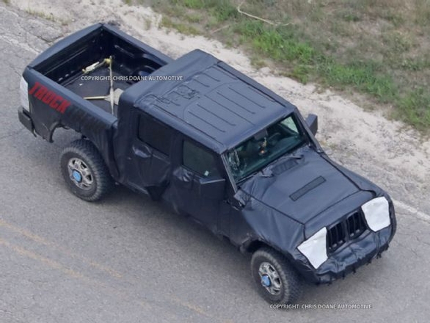 2019 Jeep Wrangler Pickup 2